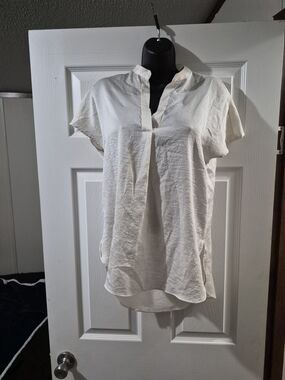 Zara Cream Split-Neck Short Sleeve Blouse